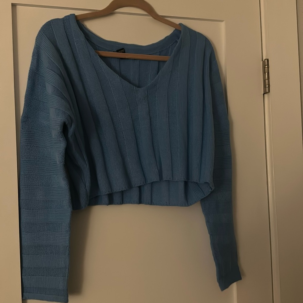 BLUE SWEATER